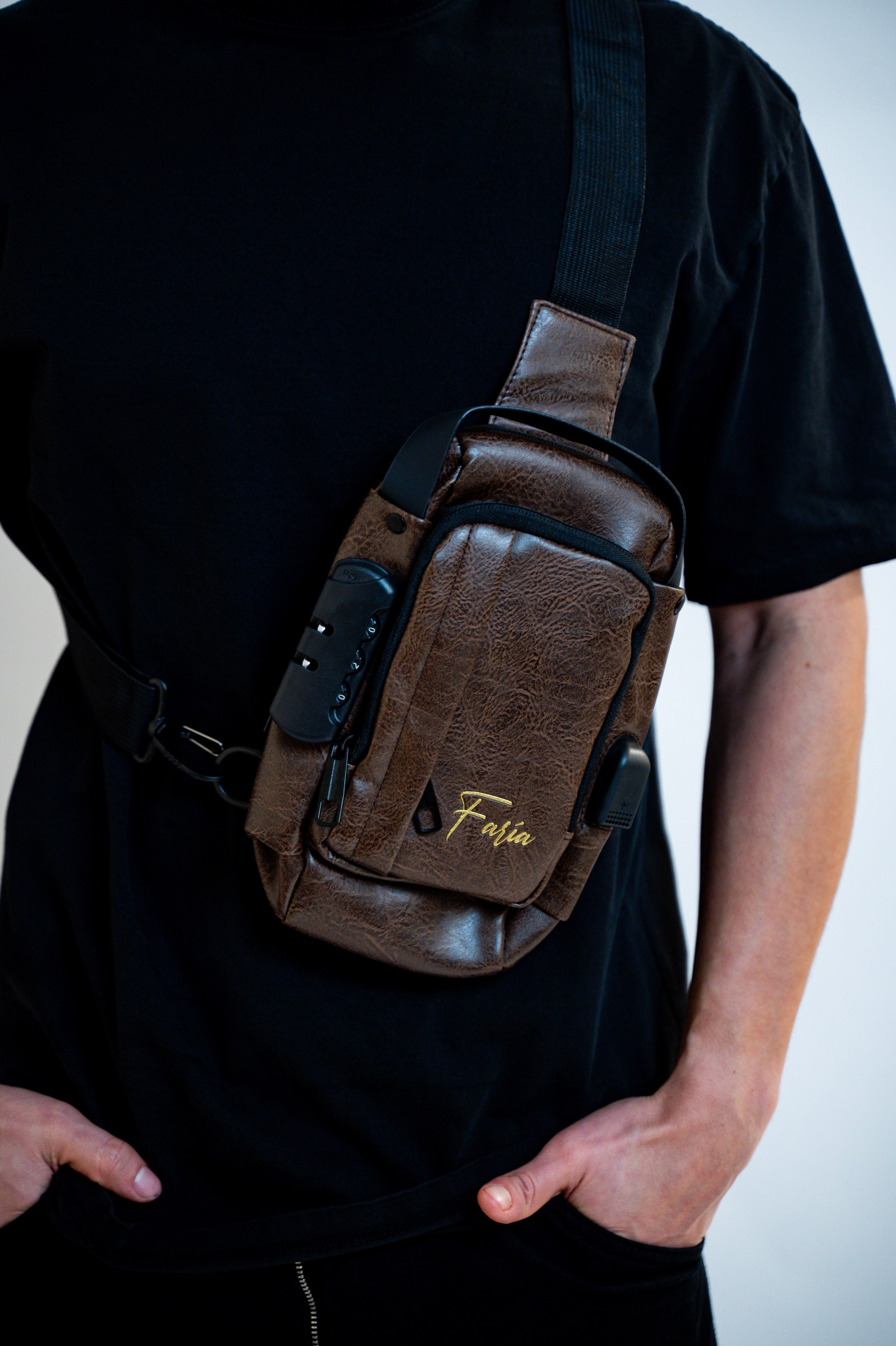 Faría Crossbody Brown Bag